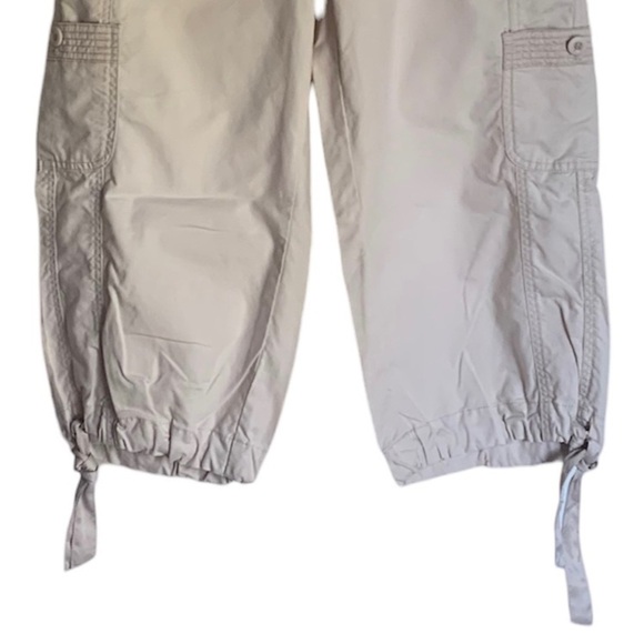 WHBM Crop Leg Cargo Pants - Picture 3 of 6